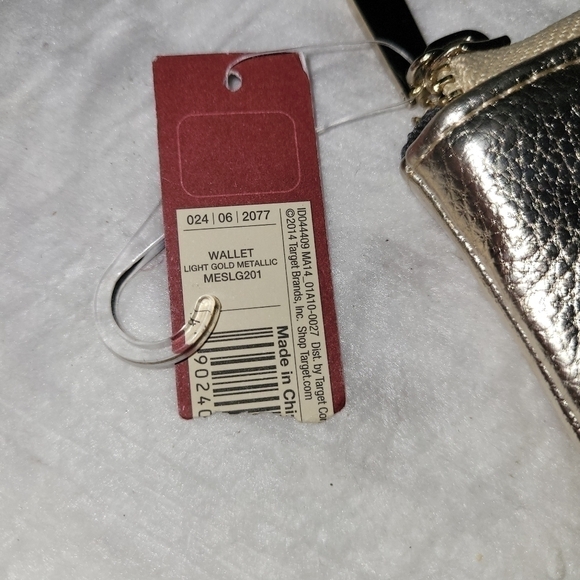Merona Metallic Gold Wallet New - Picture 4 of 12